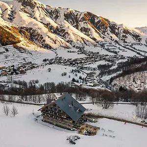 Les Cedres - Hotel - Restaurants - Spa Hotel Saint-Sorlin-dʼArves